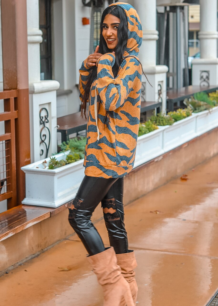 ANIMAL PRINT ZIPPER FRONT HOODIE