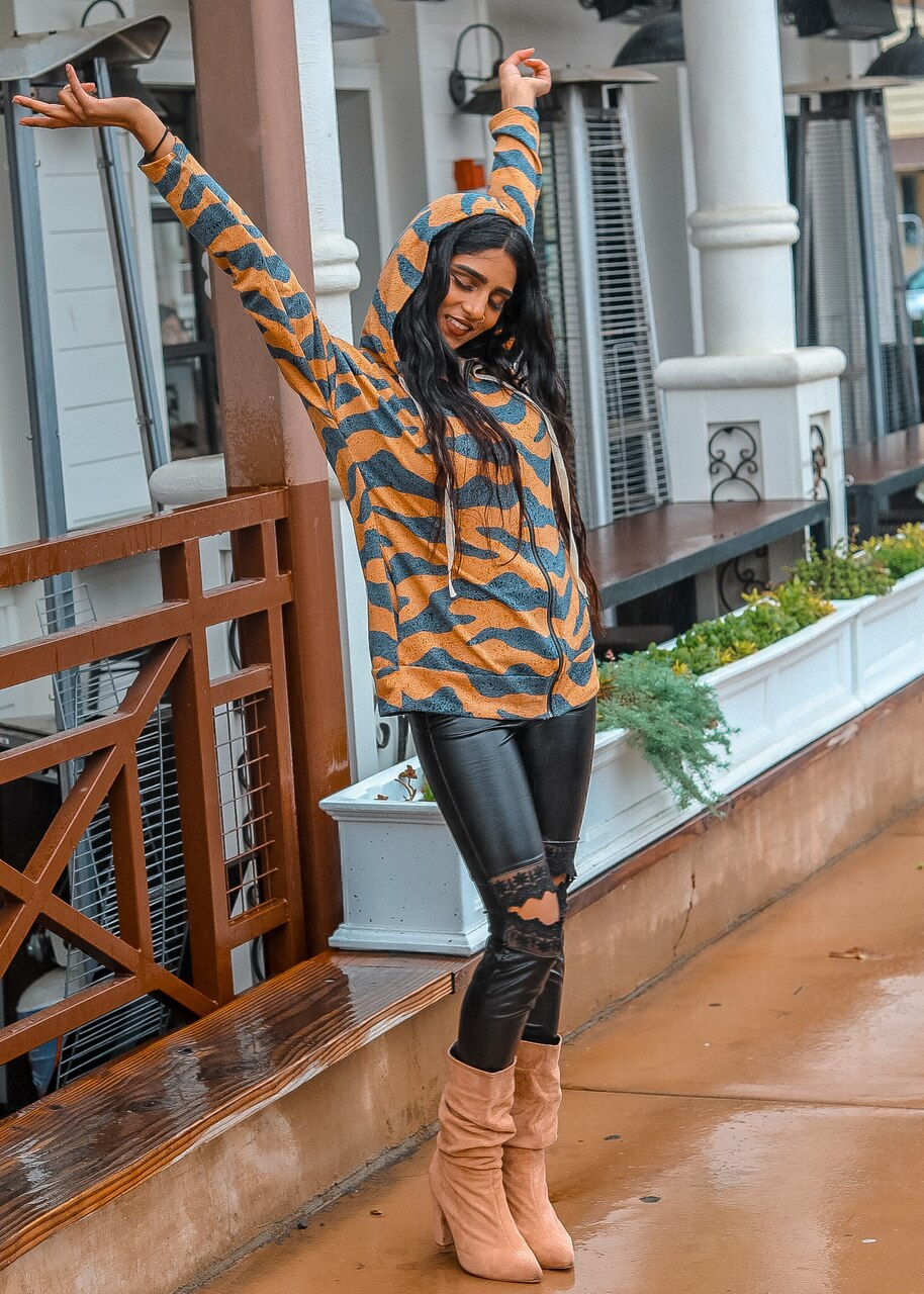 ANIMAL PRINT ZIPPER FRONT HOODIE