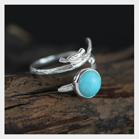 Singing Bird - The Bird with the Nest Ring