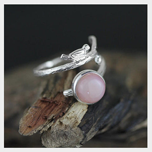 Singing Bird - The Bird with the Nest Ring