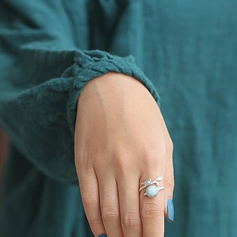 Singing Bird - The Bird with the Nest Ring